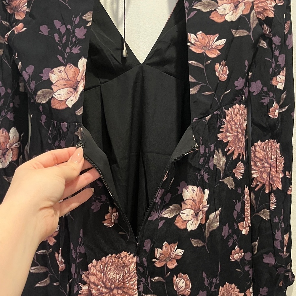 Forever 21 Black Purple Floral Flare Sleeve Witchy Boho Open Back Mini Dress SM - Picture 9 of 9